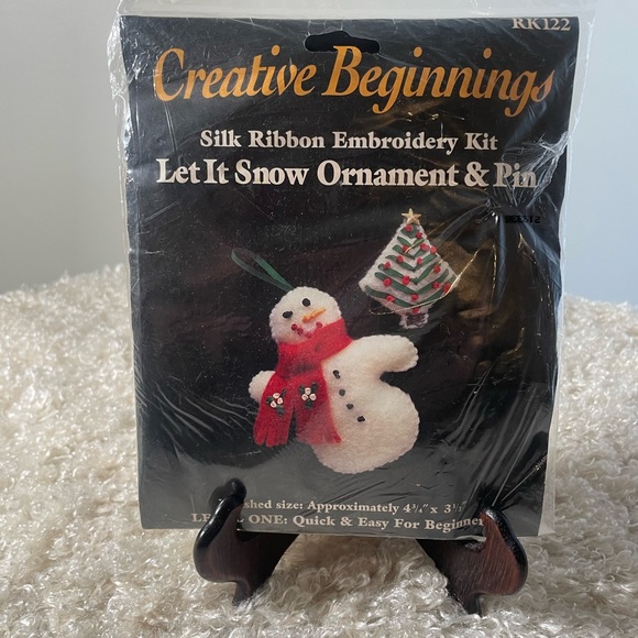 Creative Beginnings Silk Ribbon Embroidery Kit Let It Snow Ornament Pin Sealed - Picture 1 of 3